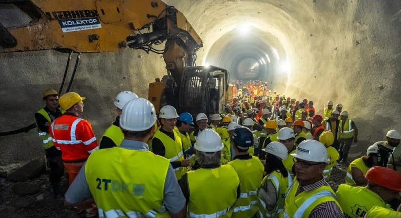 Szlovénia befejezte a Divaca-Koper vasúti alagút áttörését