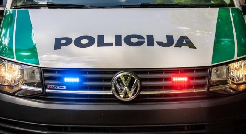 Litvániában a rendőrök egy kisteherautóban illegális migránsok csoportját fedték fel