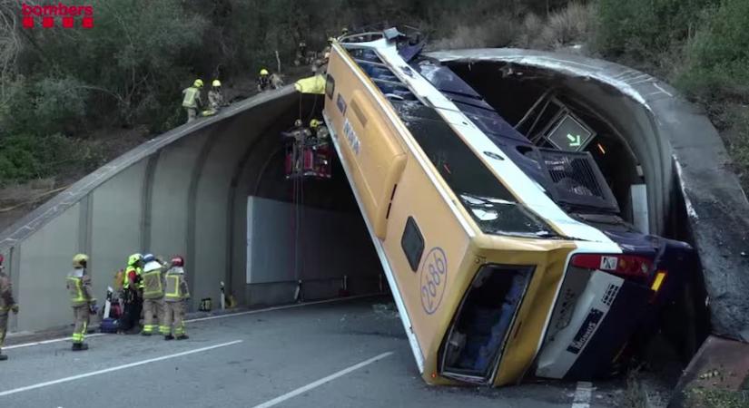 Rémes buszbaleset történt Spanyolországban