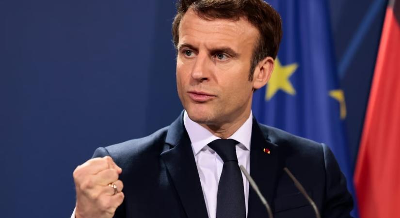 Emmanuel Macron a héten elfogadja a kormánya lemondását, de a kabinet várhatóan ügyvezetőként a helyén marad