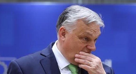 Orbán Viktor „békemissziói” miatt EP-képviselők Magyarország EU-s szavazati jogának megvonását követelik