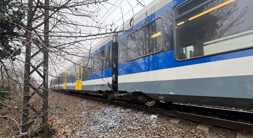 Tömegek izzadnak a Déli Pályaudvaron: összeomlott a MÁV, nem indulnak a vonatok