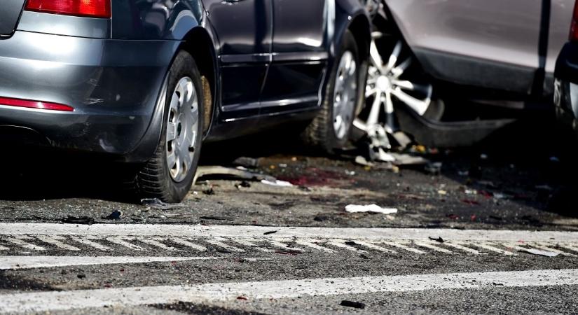 Két autó ütközött Jászjákóhalmán