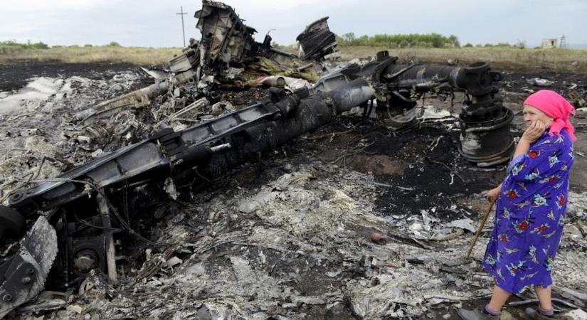 A maláj gép lelövésének 10. évfordulóján Oroszország felelősségét firtatta Borrell