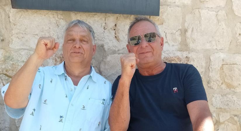 Idén is Horvátországban nyaral Orbán Viktor, ökölbe szorított kézzel pózolt egy étterem-tulajdonossal