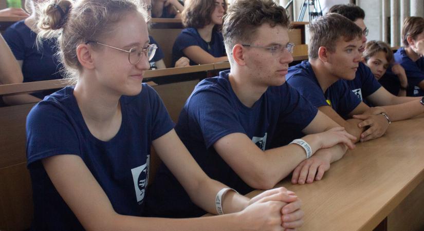 Ifjú űrkutatók táboroztak a Széchenyi István Egyetemen