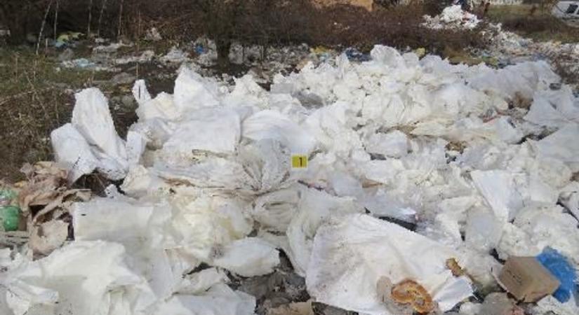 Szokatlan helyen tárolta egy pékség hulladékát a kaposvári férfi