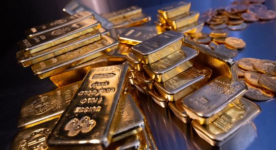 Kína csak átmenetileg szünetelteti az arany felvásárlását