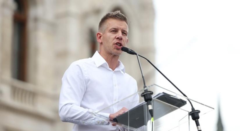 Magyar Péter nem ért egyet a Orbánék elszigetelésével