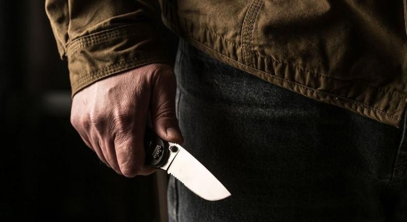 Két vendég nyakához is odaszorította a kést a kondorosi diszkóban