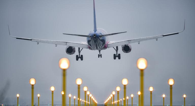 Újraindul a légi közlekedés a debreceni repülőtérről