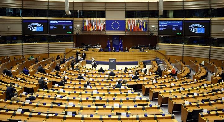 Újraválasztották Roberta Metsolát az Európai Parlament elnöki tisztségébe
