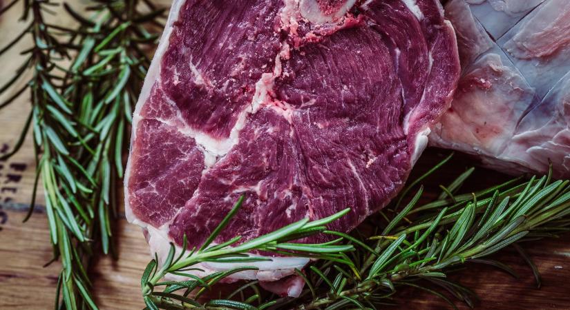 Éder Tamás: jelentős veszteségeket halmoztak fel a hazai húsipari vállalatok