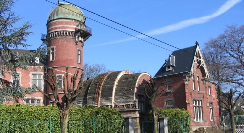 Tényleg létezik a Futurama legfontosabb épülete, Belgiumban mentik épp meg az összedőléstől