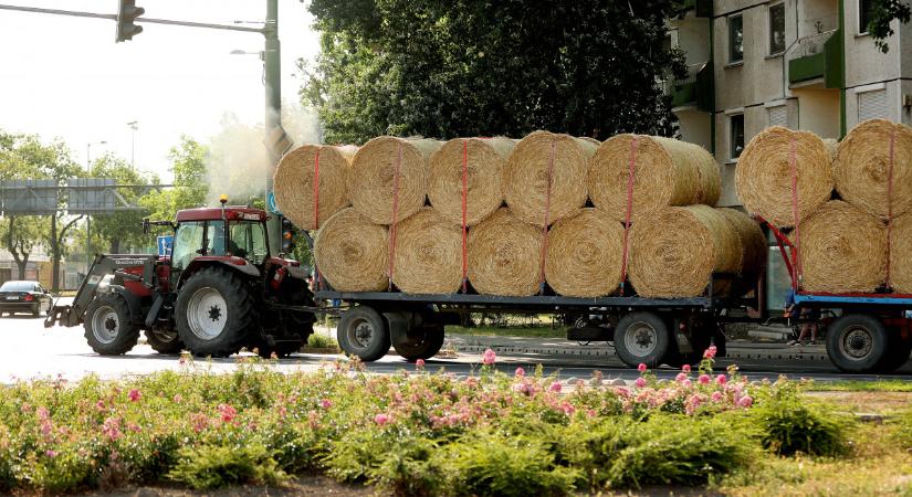 Egyre több a mezőgazdasági gépjármű az utakon – közlekedjünk figyelmesebben, ezt kéri a rendőrség
