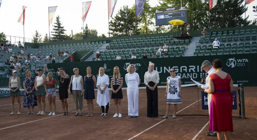Egyéniben az egyetlen Grand Slam-győztes bajnoknő előtt tisztelegtek a Római Teniszakadémián