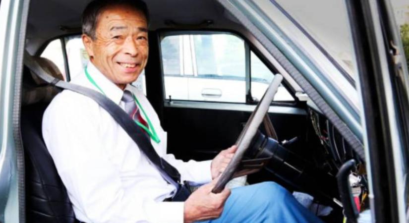 Sokan tanulhatnak az öregúrtól, aki 53 évig járt egy autóval