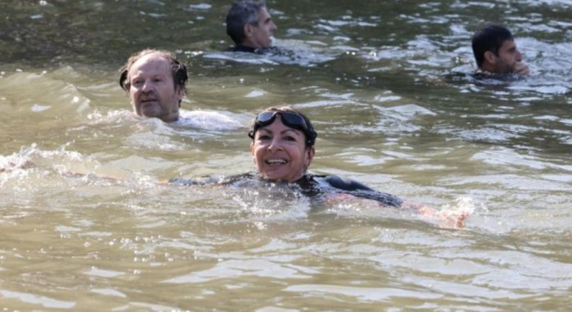 Párizs polgármestere is fürdött egyet a piszkos Szajnában
