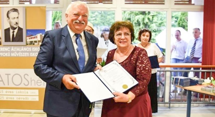 Két arany és egy gyémántdiploma – jubiláló nyugdíjas pedagógusok a vépi iskolában