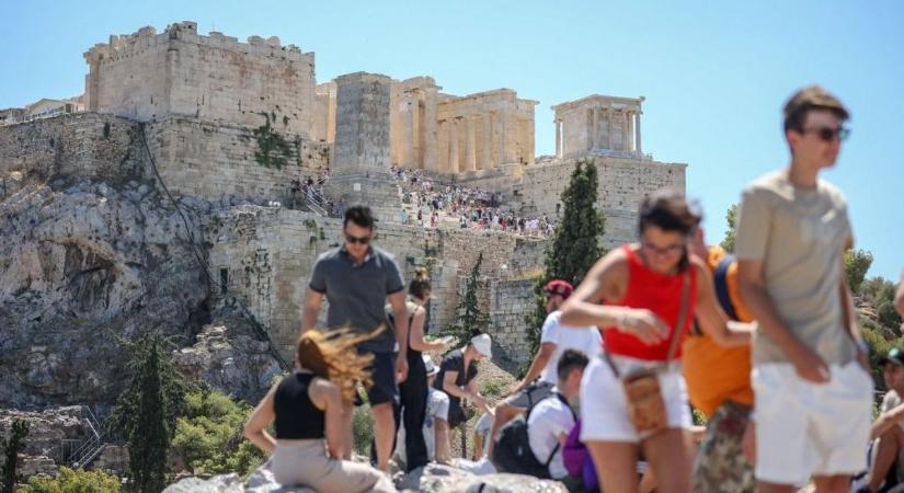 Akkora a hőség Görögországban, hogy lezárták napközben az Akropoliszt