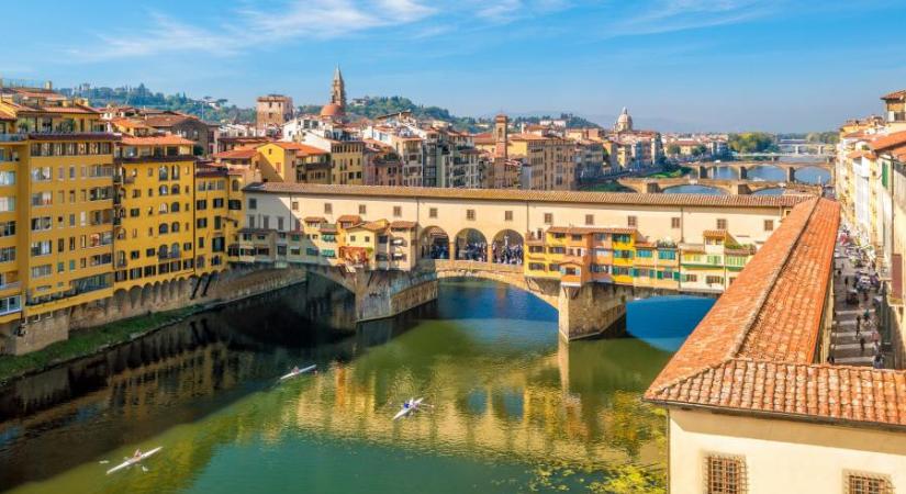 Szoborral csókolózott egy turista Firenzében, felháborodtak az olaszok