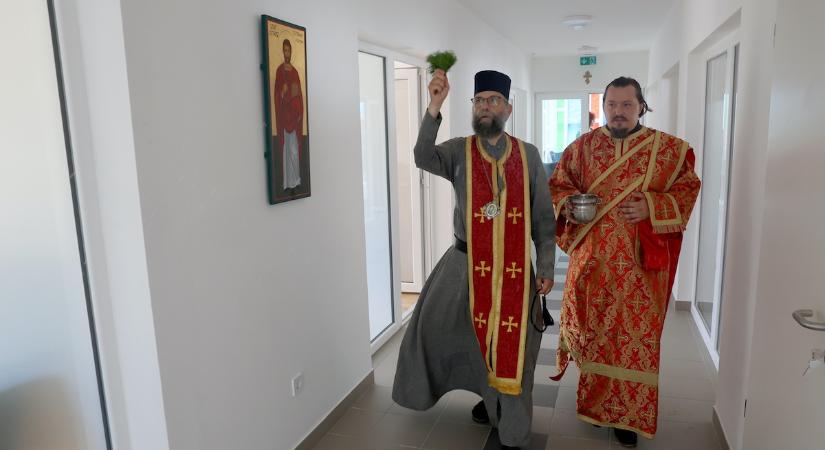 Felszentelték a Szent Zotikosz Gyermekvédelmi Intézmény új székházát