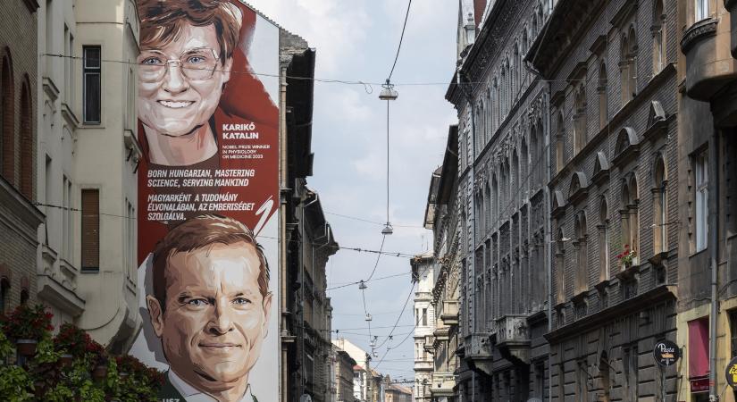 Átadták a Wesselényi utcában a Nobel-díjasok Falát
