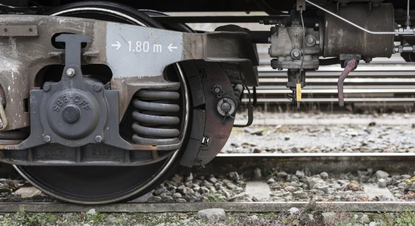 Vasúti baleset: késésekre figyelmeztet a MÁV