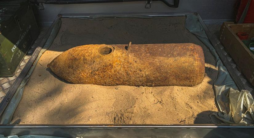 Kisgyerek talált egy második világháborús bombát Szombathelyen