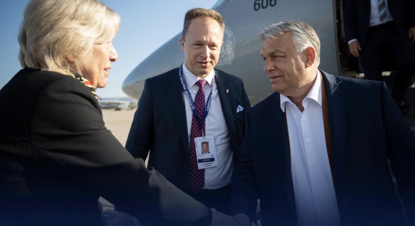Orbán már Európában sem használja a soros elnökség logóját