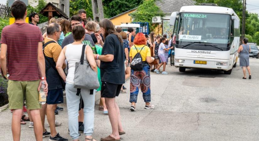 Expressz autóbuszjáratokat indít a Volánbusz Budapestról a Művészetek Völgyébe