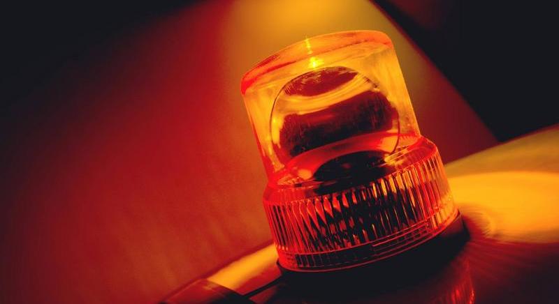 Árokba hajtott egy autó a 33-as főúton