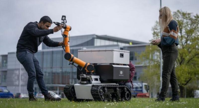Kritikus feladatokra épülő robot kap AI-vezérlést és komoly támogatást