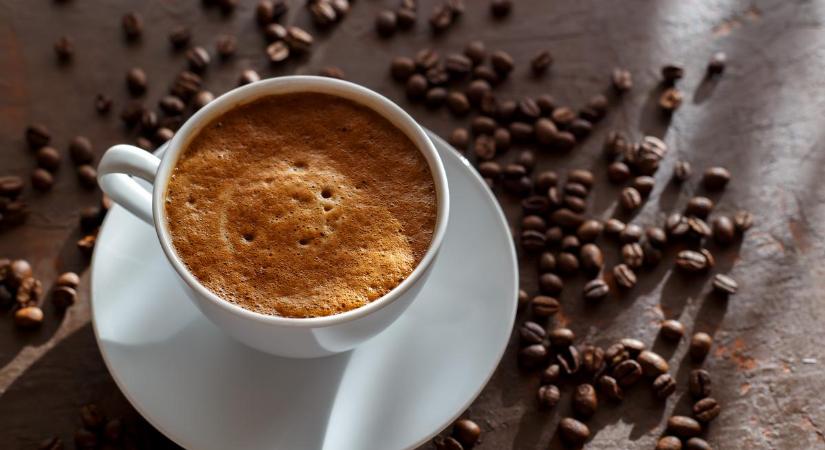 A szakértő kikotyogta: ettől a fűszertől nem lesz keserű a reggeli kávénk