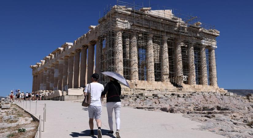 Hatvan fok is lehet a napon Görögországban, inkább lezárják a régészeti látnivalókat