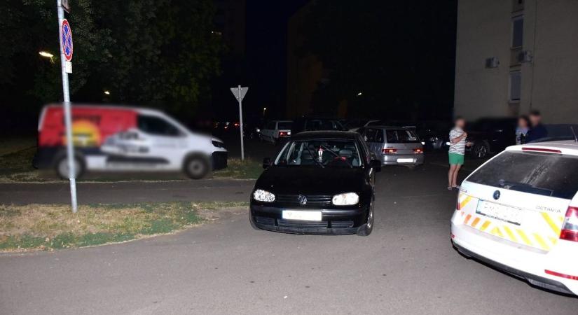 Fiatalkorúak próbáltak igen furcsa módszerrel autókat elkötni Debrecenből