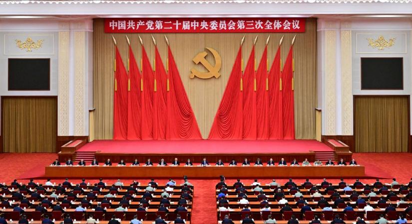 Reformhullámot és gazdasági mentőcsomagot ígér Peking