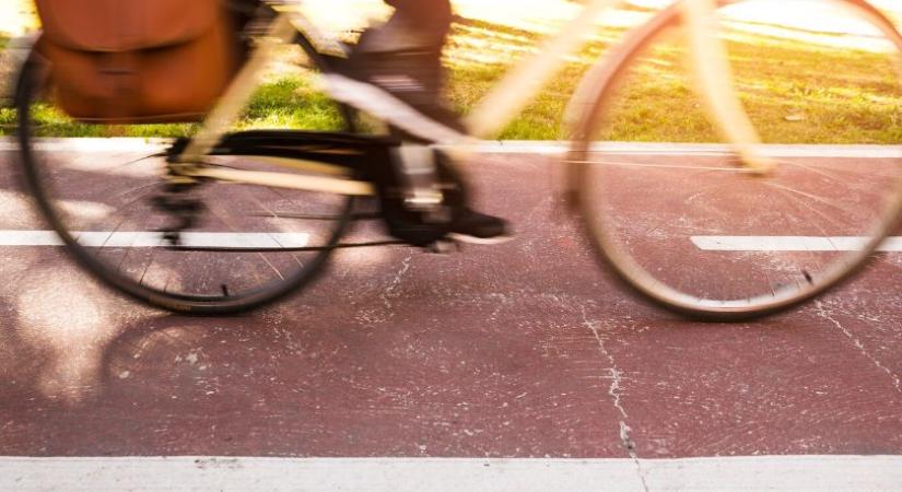 Biciklis baleset szemtanúit keresik a debreceni rendőrök