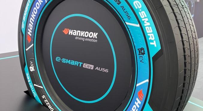 A Hankook bemutatta az e-SMART City AU56 gumiabroncsot, tisztán elektromos városi buszokhoz