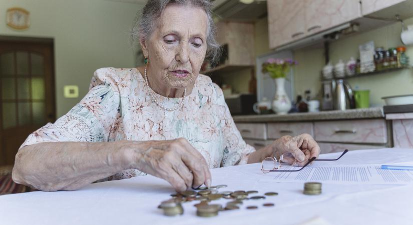 A nyugdíjban is utolsók vagyunk, pénz nélkül maradhatunk időskorunkra