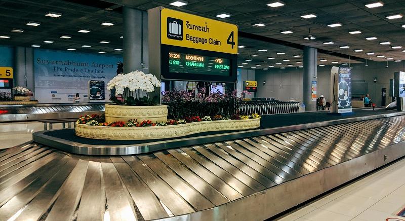 Káosz az Otopeni repülőtéren a poggyászok miatt