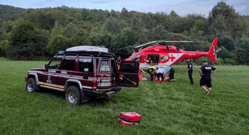 SÚLYOS baleset: Felborult a traktorral egy férfi, mentőhelikopterrel vitték kórházba