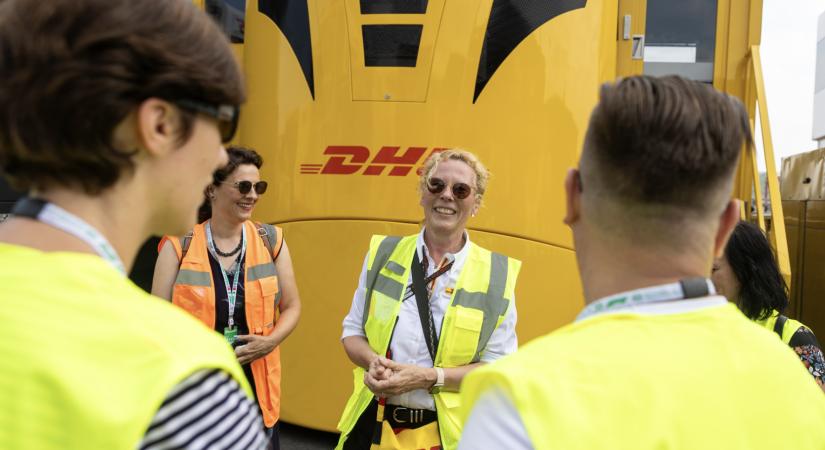 A DHL duplájára növelt, bioüzemanyaggal hajtott kamionflottával érkezett a Hungaroringre, a Forma 1-es hétvégére