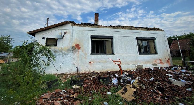 Leégett a tető: hatgyermekes család otthona veszett oda Körösújfaluban