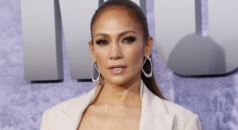 Jennifer Lopez megvillantotta az izmos felsőtestét, megdöbbentek az emberek