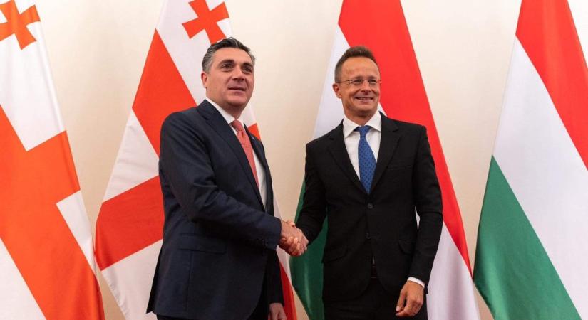 Szijjártó az ügynöktörvény miatt az EU-tól távolabb kerülő Georgia külügyminiszterét fogadta