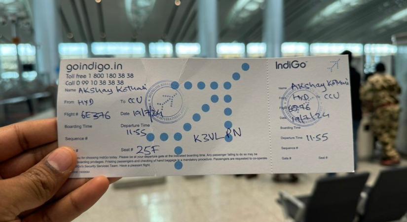 Kézzel írt beszállókártya a repülőtéren: képeken a CrowdStikre globális leállás