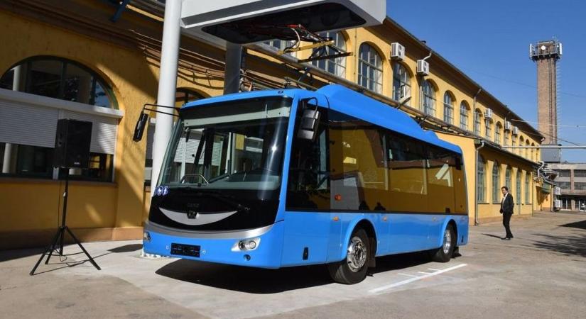 Budapesten is bemutatták a bajai fejlesztésű midibuszt