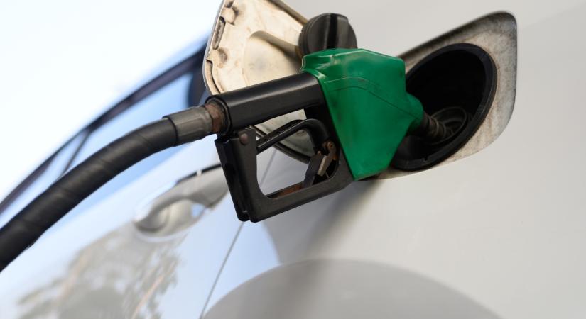 Hétvégén is csökken az üzemanyag ára itthon