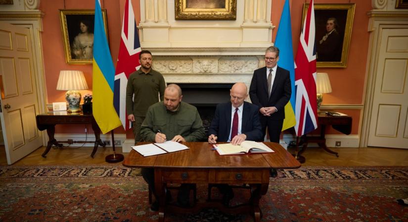 Ukrajna és Nagy-Britannia több mint 2,5 milliárd dollár értékben kötött védelmi megállapodást